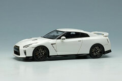 1/43 Nissan GT-R 2020 Brilliant White Pearl (Black Interior)