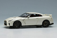1/43 EM380 NISSAN GT-R 2017 Brilliant White Pearl
