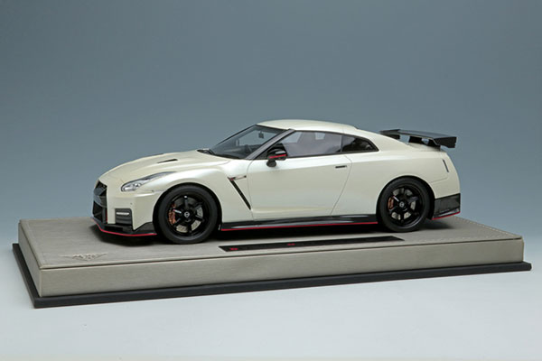 1/18 NISSAN GT-R NISMO 2017 Brilliant White Pearl