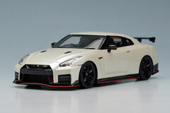 1/43 NISSAN GT-R NISMO 2017 Brilliant White Pearl