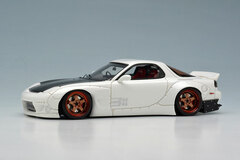 1/43 Rocket Bunny RX-7 (FD3S) Pearl White (Carbon Bonnet) / 5 Spork wheel (Bronze / Candy Bronze Rim)