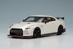 1/43 Nissan GT-R NISMO 2014 Brilliant White Pearl