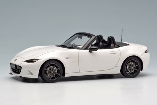 1/43 Mazda Roadster (ND) 2015 Arctic White
