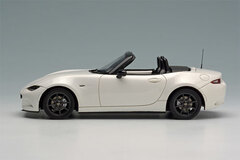 1/43 Mazda Roadster (ND) 2015 Crystal White Pearl Mica