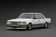 1/18 Toyota Crown (120) 2.8 Royal Saloon G Pearl White/Gold
