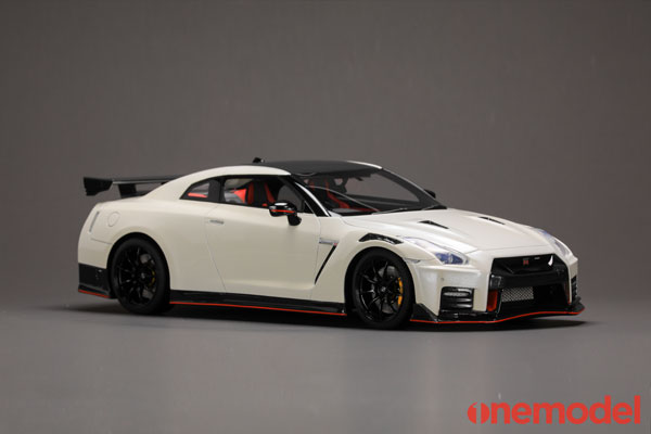 1/18 Nissan GT-R Nismo 2020 Pearl White
