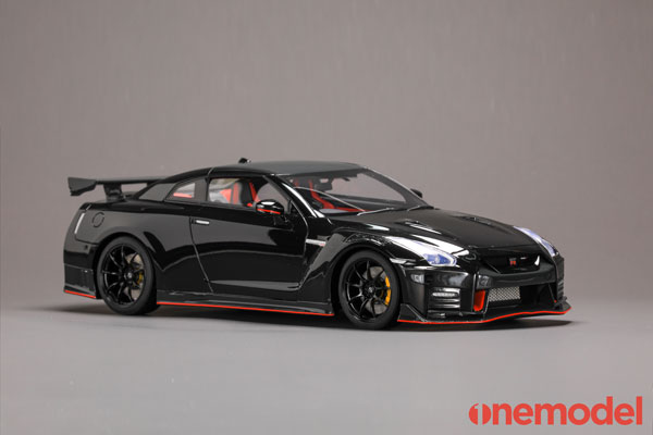 1/18 Nissan GT-R Nismo 2020 Jet Black Pearl