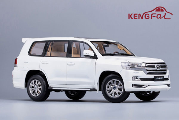 1/18 Toyota Land Cruiser Pearl White