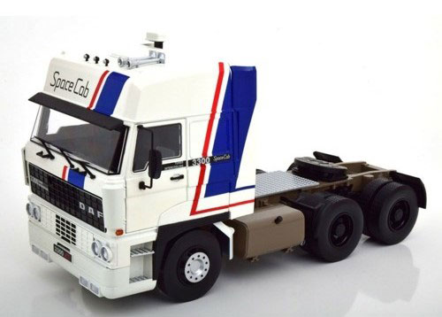 1/18 DAF 3300 Space Cab 1982 white/blue/red