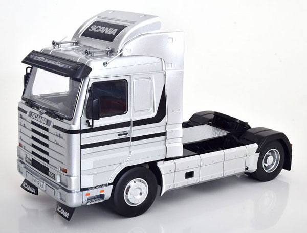 1/18 Scania 143 Streamline 1995 silver