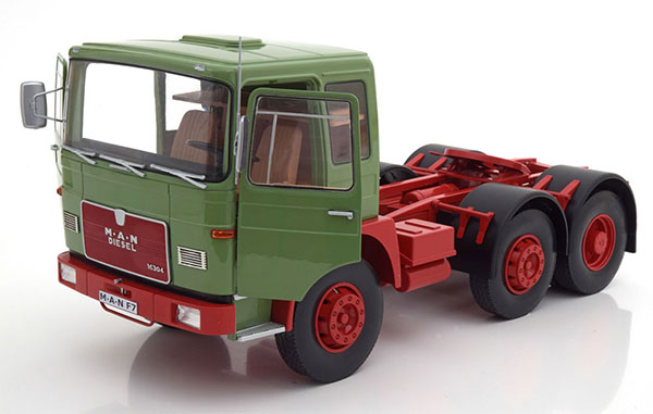 1/18 M.A.N. 16304 F7 1972 light green/red