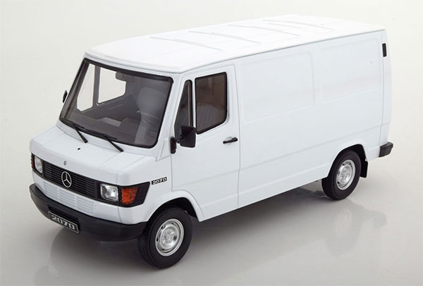 1/18 Mercedes 208D Transporter 1988 white