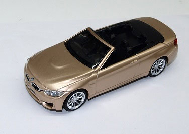 1/43 BMW M4 Cabrio S, Gold Pull-back Car