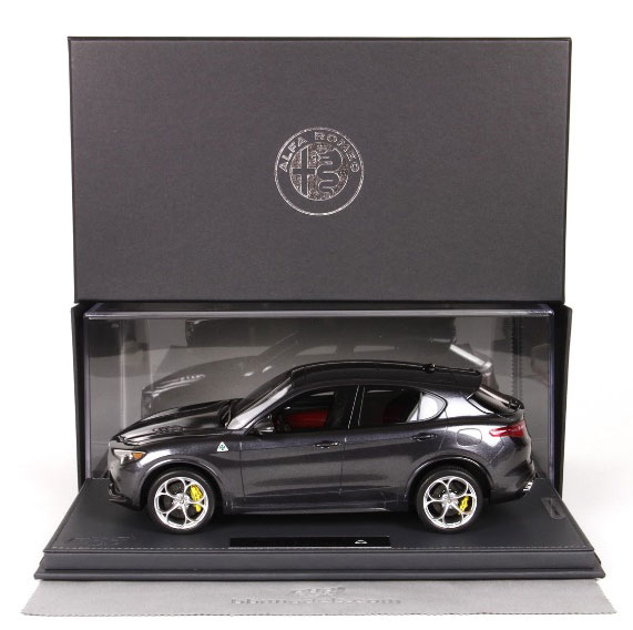 1/18 Alfa Romeo Stelvio Quadrifoglio Metallic Grey w/Case