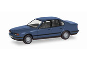 1/87 BMW 5 Series Limousine (E34) Blue