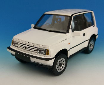 1/18 Suzuki Escudo White