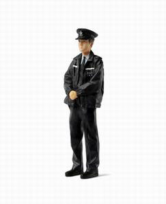 1/18 002 Policeman (Winter Uniform)