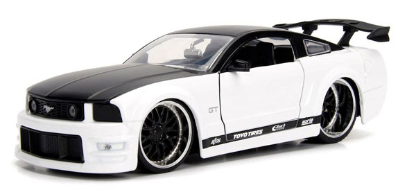 1/24 Big Time Muscle 2006 Mustang GT White