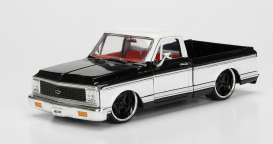 1/24 1972 Chevrolet Cheyenne Pickup Black/White