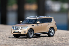 1/64 Nissan Patrol - LHD Gold