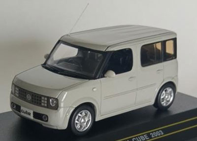 1/43 Nissan Cube 2003 Ivory White