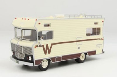1/43 Winnebago Brave Ivory/Brown