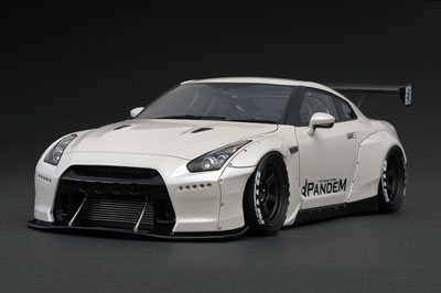 1/18 PANDEM R35 GT-R Peal White
