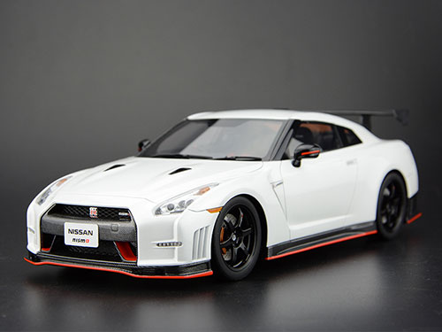 AvanStyle 1/18 GT-R nismo Nattack package (White)
