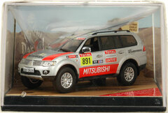 Vitesse Model Car 1/43 Mitsubishi Pajero Dakar Team Service Car (2012 Dakar Rally)