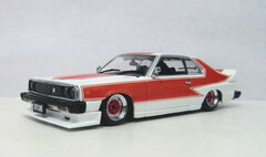 DISM Diecast Minicar 1/43 - KHGC211 Skyline HT 2000 GT-E-S Early Version Custom Style (WHITE/RED)