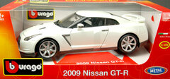 Bburago 1/18 Nissan GT-R R35 (2009) Pearl White