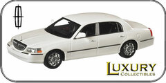 LUXURY Resin Model Car 1/43 Lincoln Town Car 2012 (Vibrant White)