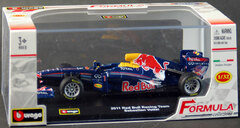 Bburago Mini Car 1/32 Red Bull Renault 2011 S. Vettel