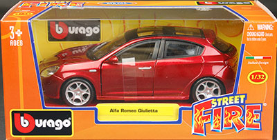 Bburago Mini Car 1/32 Alfa Romeo Julietta (Red)