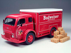 Danbury Mint Complete Model 1955 Budwiser Delivery Truck