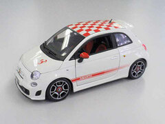 Bburago Diecast Car 1/18 Abarth 500 (white /red checker roof)