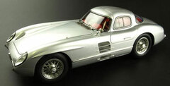 CMC Compplete Diecast Model 1/18 Mercedes Benz 300SLR Coupe Gullwing (1955)