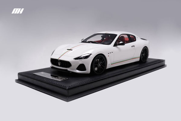 1/18 Maserati GranTurismo MC 2019 White Italian Stripe