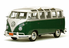 Sunstar Model Car 1/12 1962 Volkswagen Samba Bus (Beige Gray/ Velvet Green)