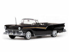 Sunstar Model Car 1/18 1957 Ford Fairlane Skyliner (Black)